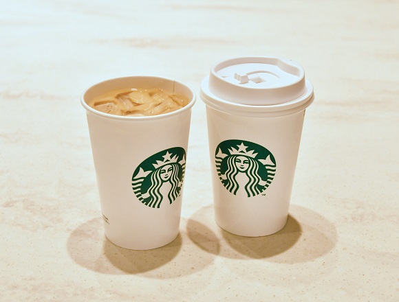 スタバの紙コップ